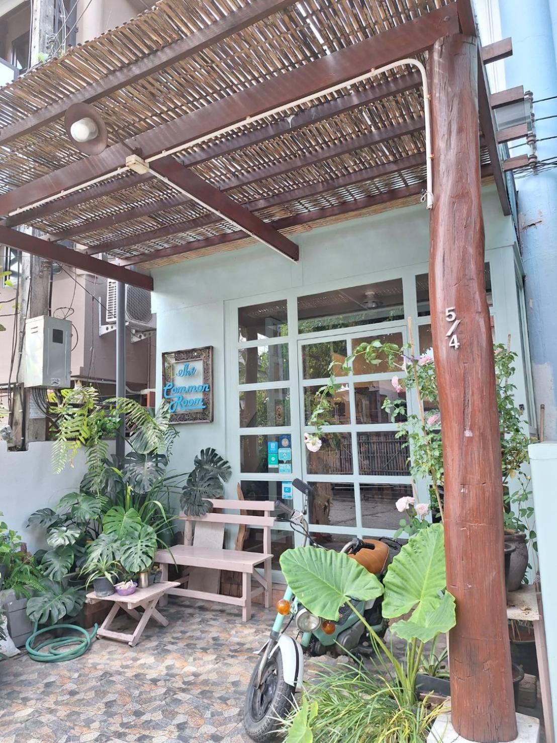 The Commonroom Cnx Chiang Mai Exterior foto